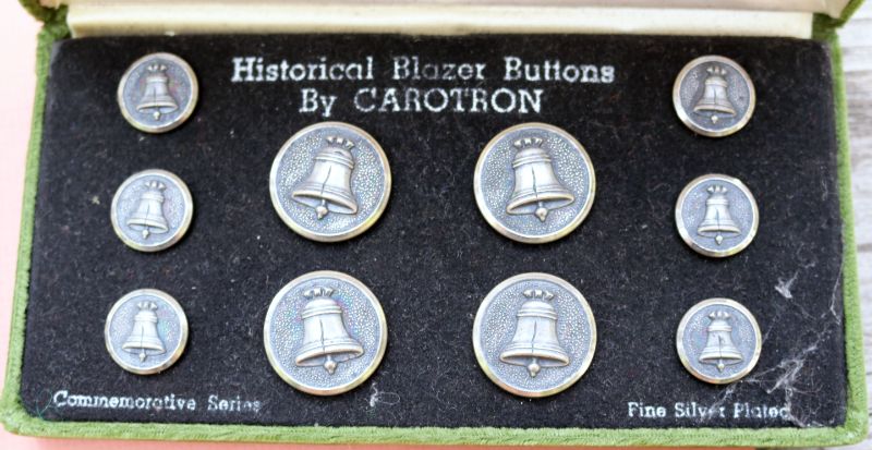 9 blazer button detail 1